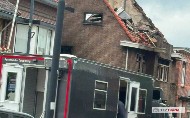 Politie zet drone en speurhonden in bij onderzoek naar uitgebrande woning in Rijen – foto 112 Goirle