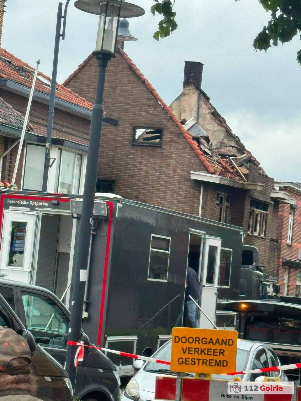 Politie zet drone en speurhonden in bij onderzoek naar uitgebrande woning in Rijen – foto 112 Goirle