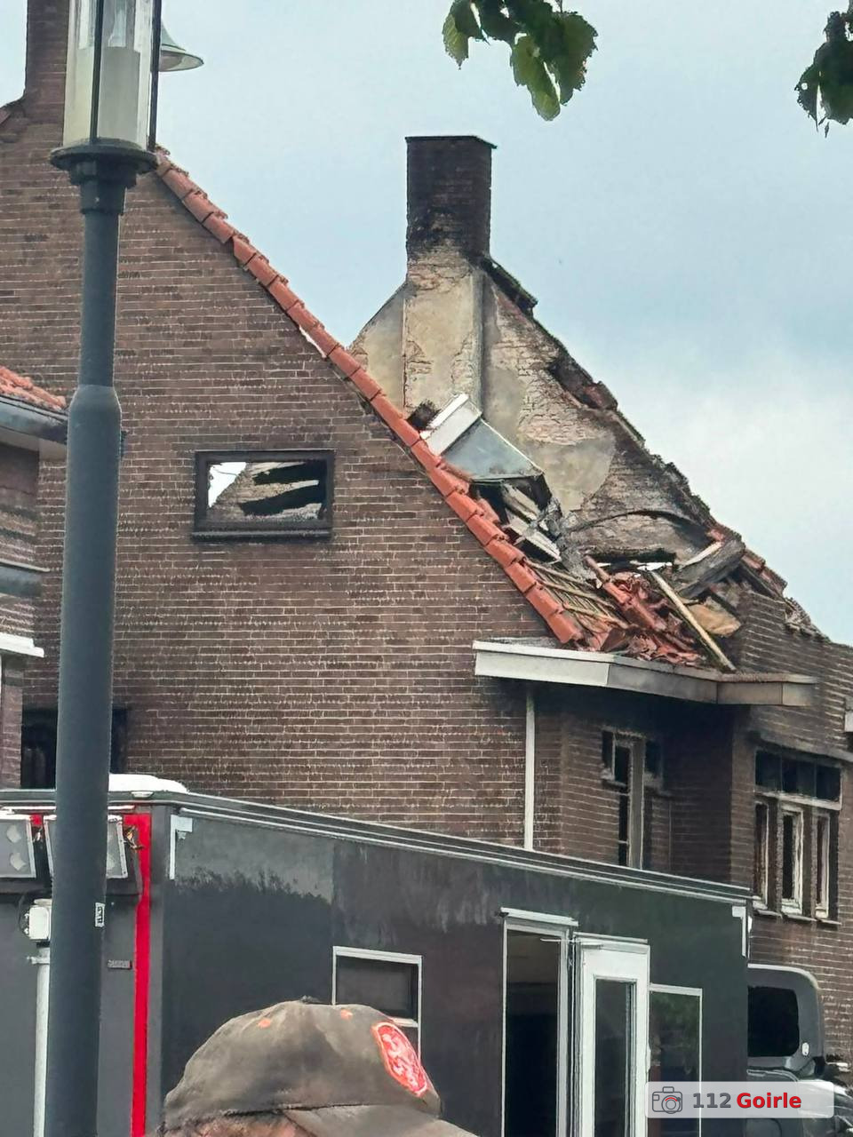 Politie zet drone en speurhonden in bij onderzoek naar uitgebrande woning in Rijen – foto 112 Goirle