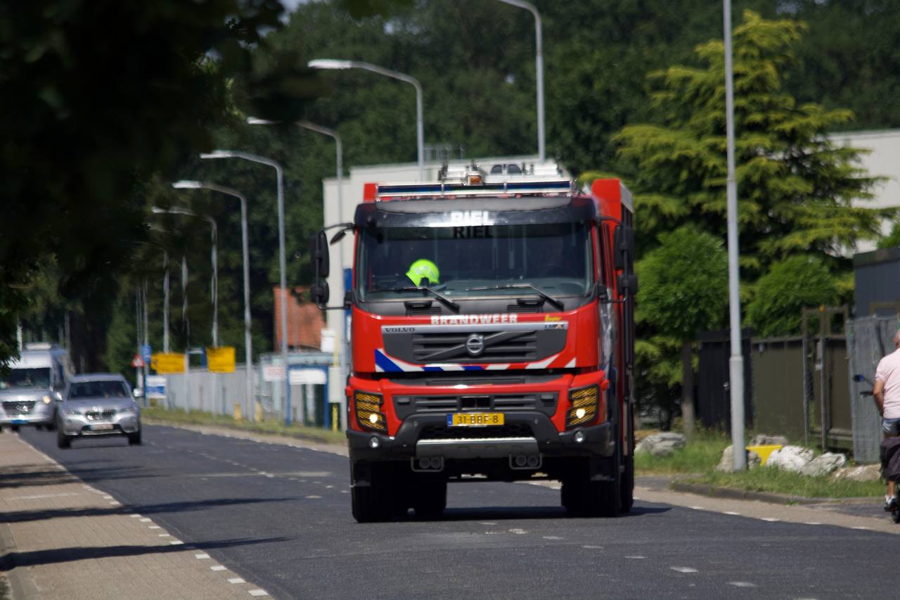 Brandweer bevrijdt man uit gebouw aan Nieuwkerksedijk in Goirle – foto 112 Goirle