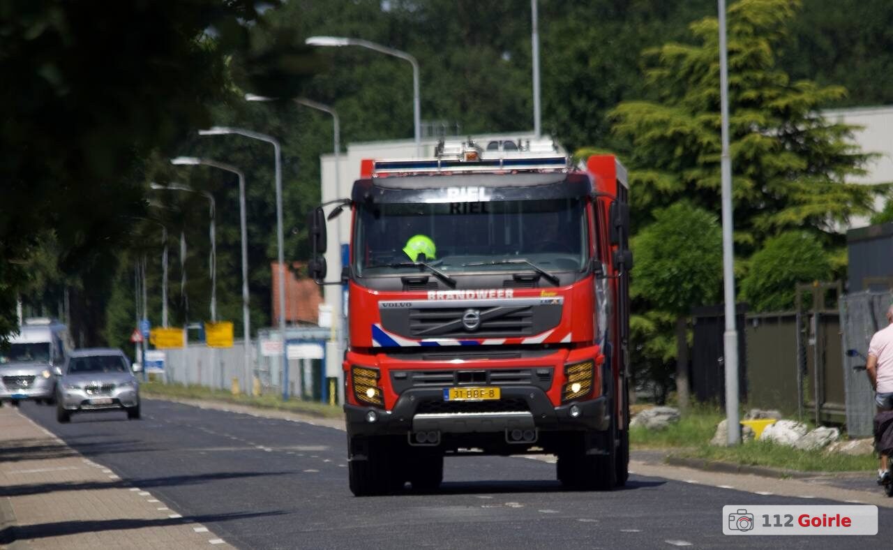 Brandweer bevrijdt man uit gebouw aan Nieuwkerksedijk in Goirle – foto 112 Goirle