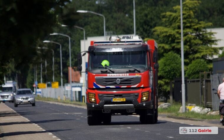 Brandweer bevrijdt man uit gebouw aan Nieuwkerksedijk in Goirle