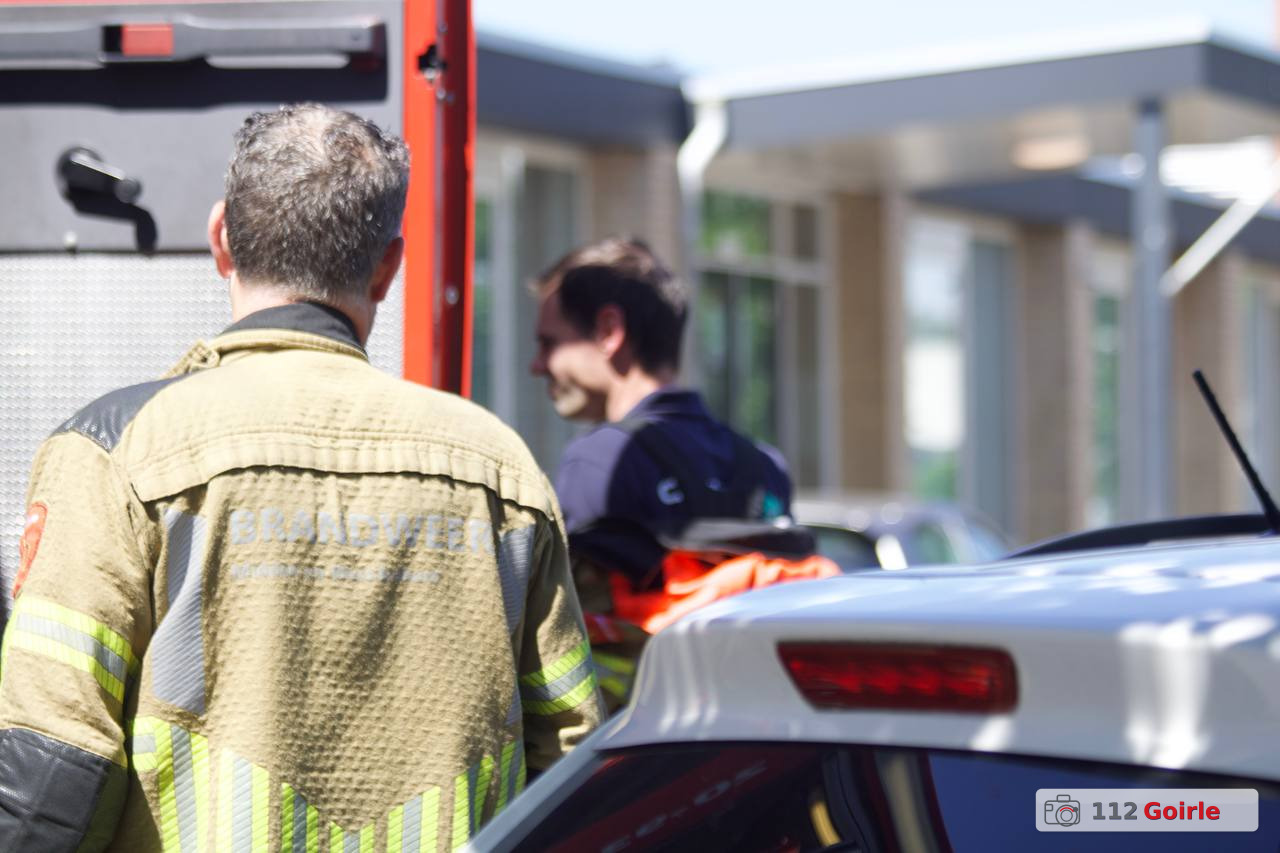 Brandweer bevrijdt man uit gebouw aan Nieuwkerksedijk in Goirle – foto 112 Goirle
