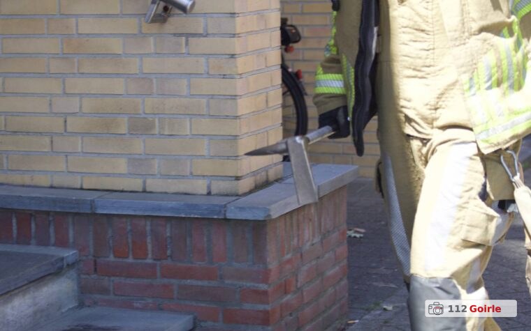 Brandweer bevrijdt man uit gebouw aan Nieuwkerksedijk in Goirle – foto 112 Goirle