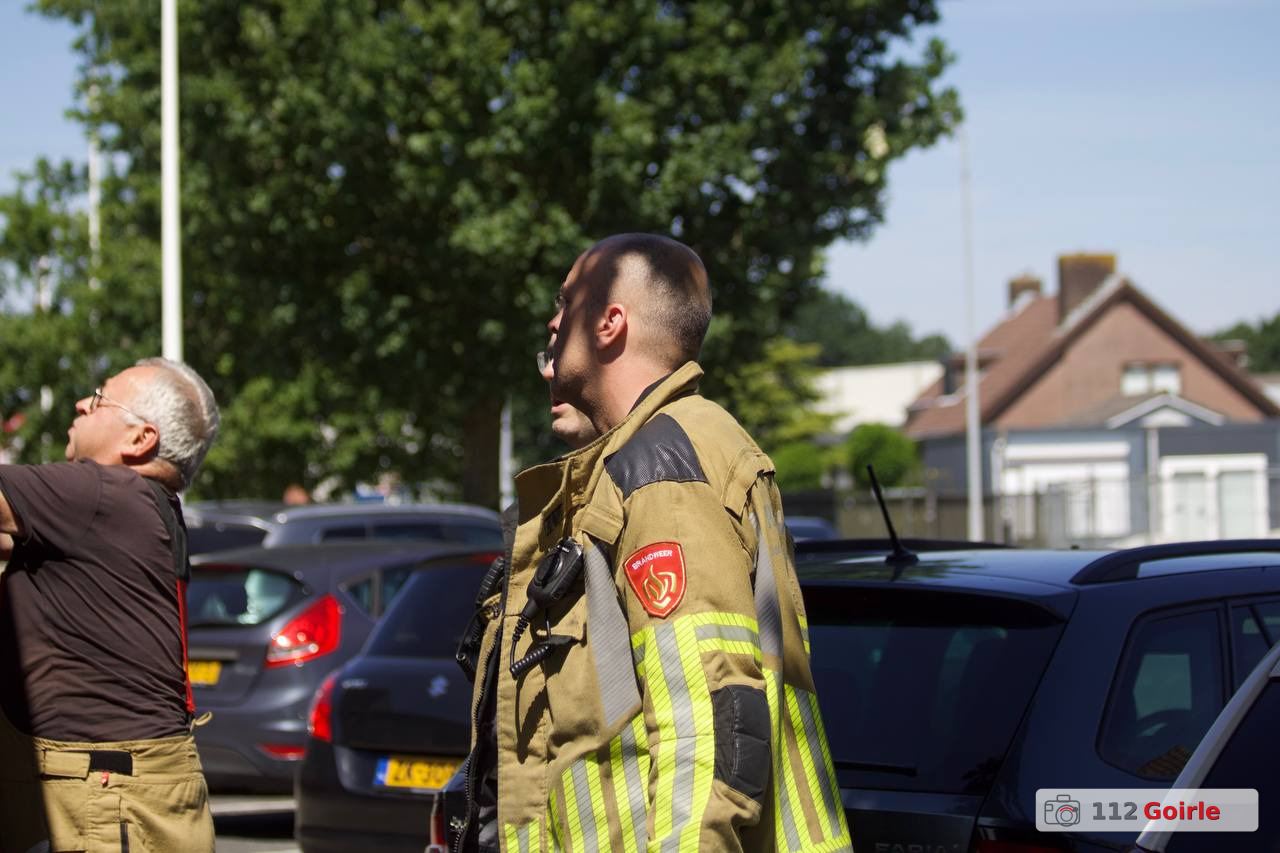 Brandweer bevrijdt man uit gebouw aan Nieuwkerksedijk in Goirle – foto 112 Goirle