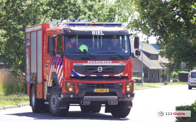 Brandweer bevrijdt man uit gebouw aan Nieuwkerksedijk in Goirle – foto 112 Goirle