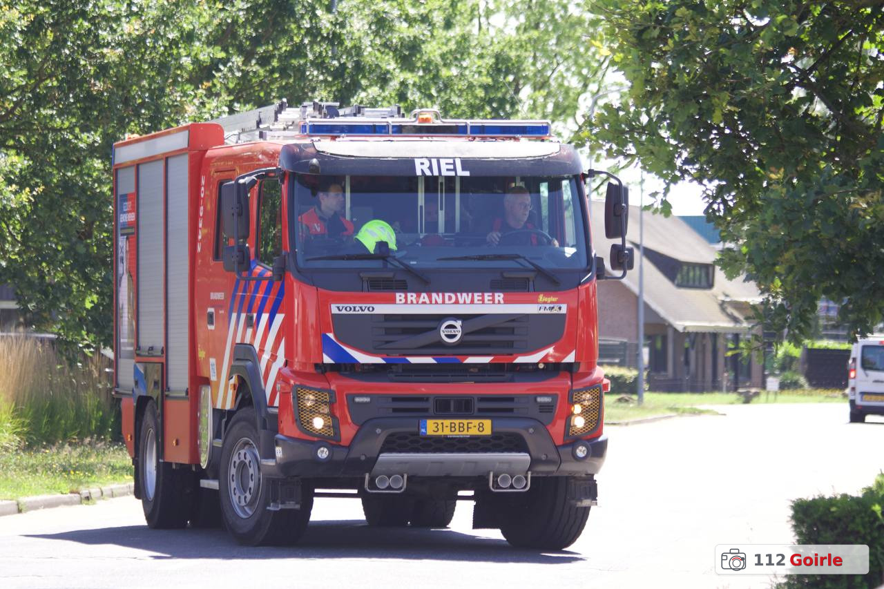 Brandweer bevrijdt man uit gebouw aan Nieuwkerksedijk in Goirle – foto 112 Goirle