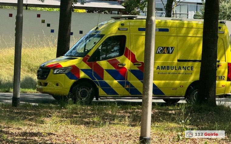 Ongeval tussen twee voertuigen op Baroniebaan in Tilburg – foto 112 Goirle