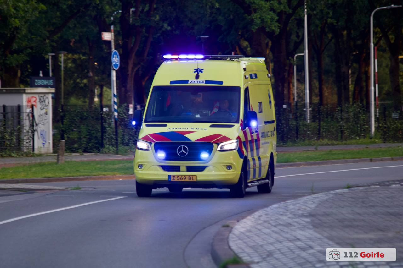 Man raakt bewusteloos na duik in recreatieplas in Alphen – foto 112 Goirle