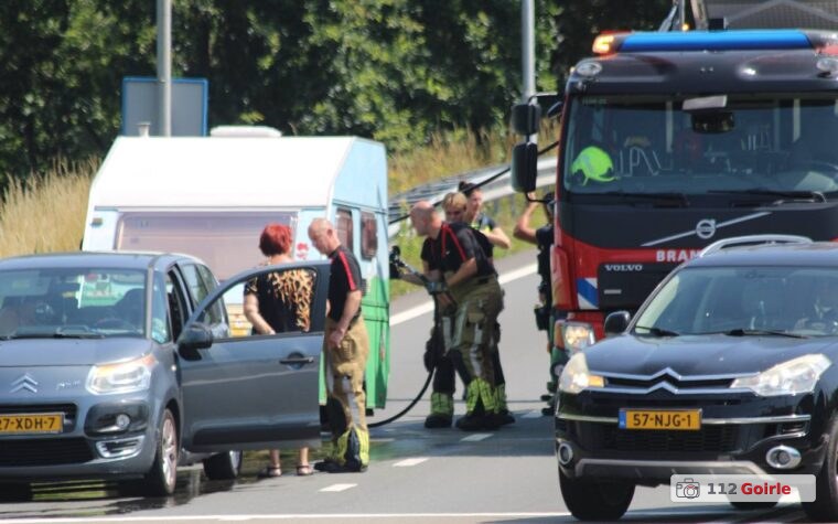 Caravan vat vlam op afrit A58 bij Kempenbaan in Tilburg – foto 112 Goirle
