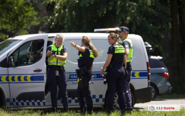Busje verliest wiel op kruising Ringbaan Oost en Ringbaan Zuid in Tilburg – foto 112 Goirle