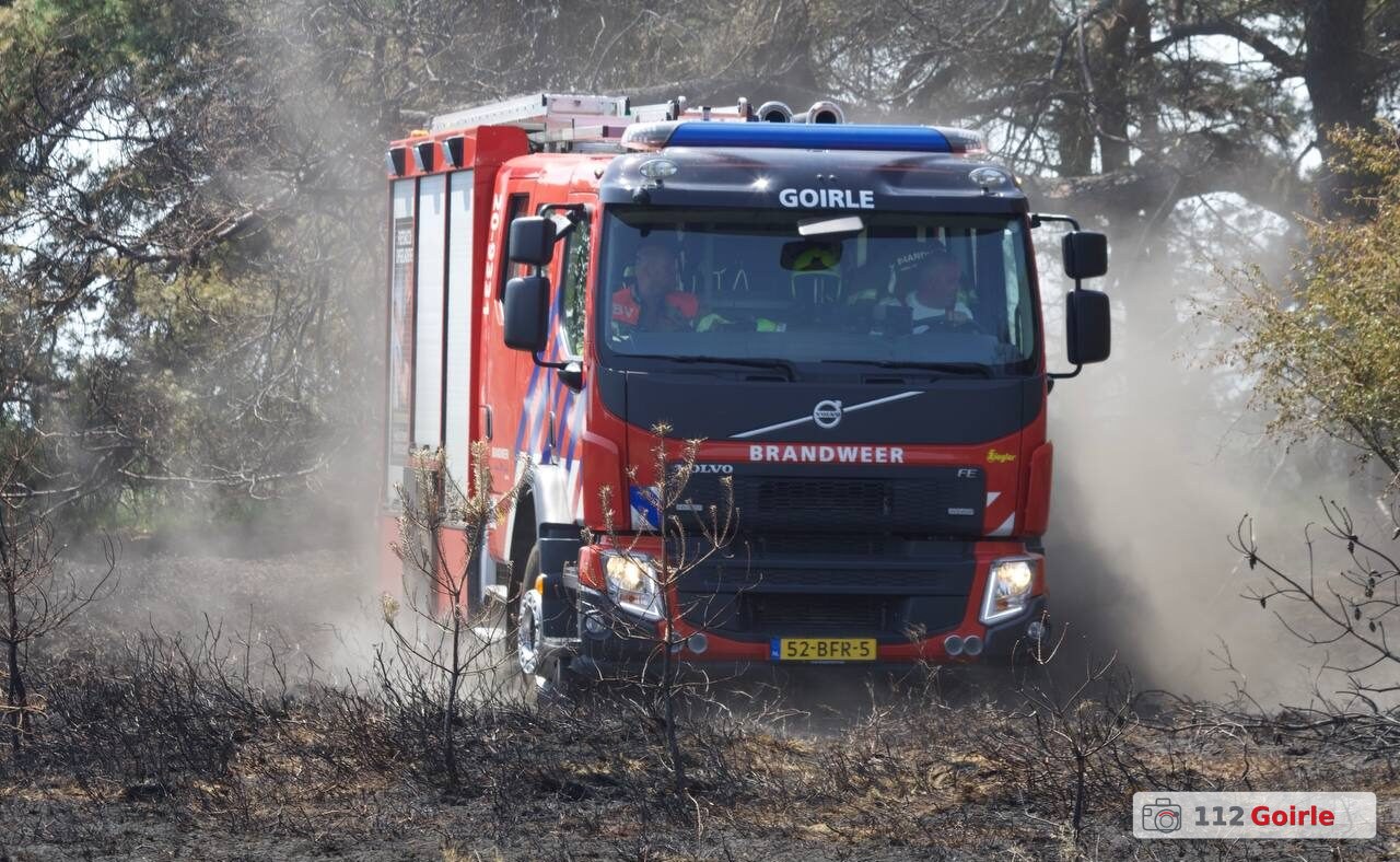 Brandweer voert nacontrole uit na heidebrand aan Tweede Dijk in Goirle – foto 112 Goirle