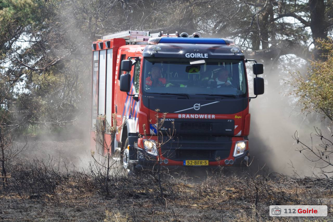 Brandweer voert nacontrole uit na heidebrand aan Tweede Dijk in Goirle – foto 112 Goirle