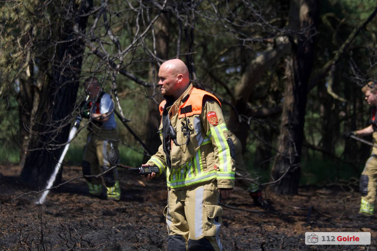 Brandweer voert nacontrole uit na heidebrand aan Tweede Dijk in Goirle – foto 112 Goirle