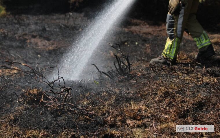 Brandweer voert nacontrole uit na heidebrand aan Tweede Dijk in Goirle – foto 112 Goirle