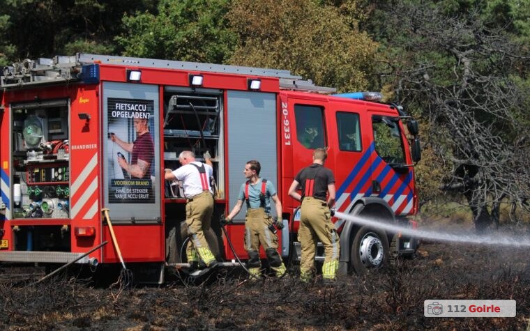 Brandweer voert nacontrole uit na heidebrand aan Tweede Dijk in Goirle – foto 112 Goirle