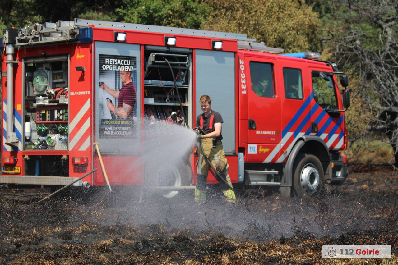 Brandweer voert nacontrole uit na heidebrand aan Tweede Dijk in Goirle – foto 112 Goirle