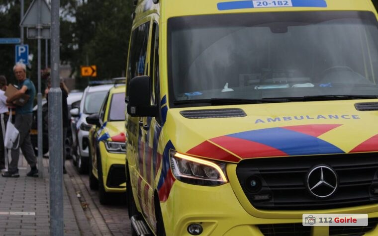 Fietser ernstig gewond na aanrijding met vuilniswagen bij winkelcentrum Koningsschild in Goirle
