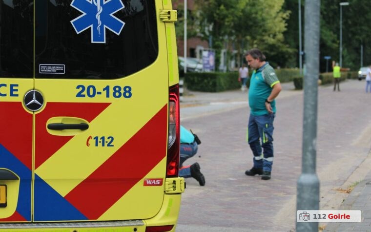 Fietser ernstig gewond na aanrijding met vuilniswagen bij winkelcentrum Koningsschild in Goirle – foto 112 Goirle