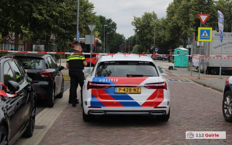 Fietser ernstig gewond na aanrijding met vuilniswagen bij winkelcentrum Koningsschild in Goirle – foto 112 Goirle