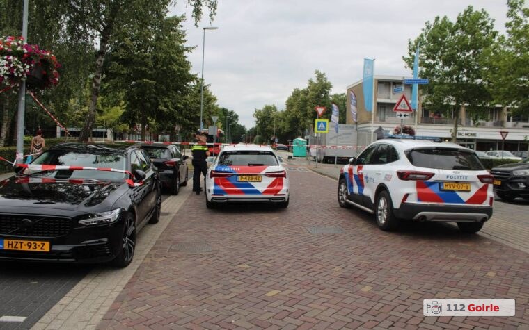Fietser ernstig gewond na aanrijding met vuilniswagen bij winkelcentrum Koningsschild in Goirle – foto 112 Goirle