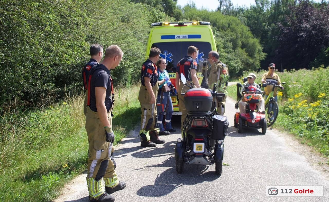 Brandweer assisteert ambulance na ongeval met driewielscooter in Hilvarenbeek – foto 112 Goirle