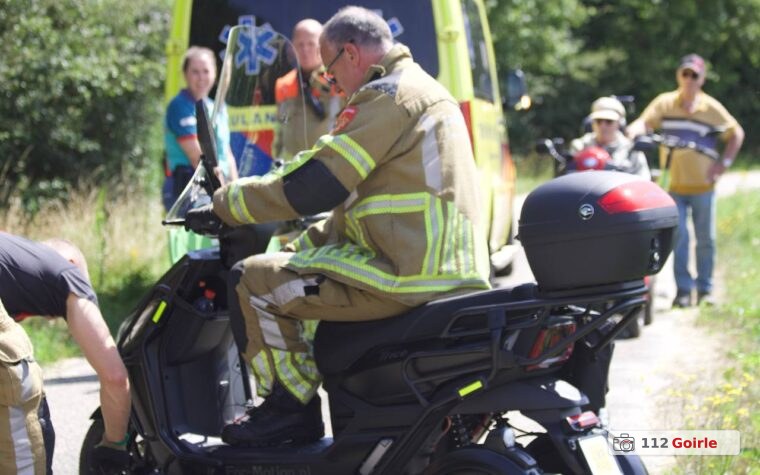 Brandweer assisteert ambulance na ongeval met driewielscooter in Hilvarenbeek – foto 112 Goirle