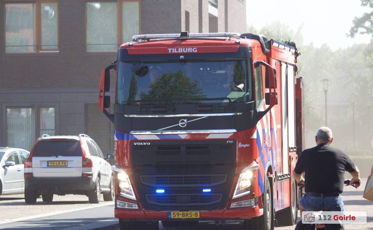 Man overleden na reanimatie in winkelcentrum De Hovel in Goirle – foto 112 Goirle