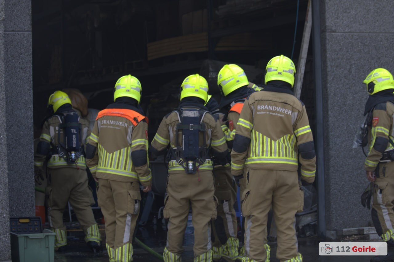 Grote schade na brand in werkplaats van T-Borg Design in Tilburg – foto 112 Goirle