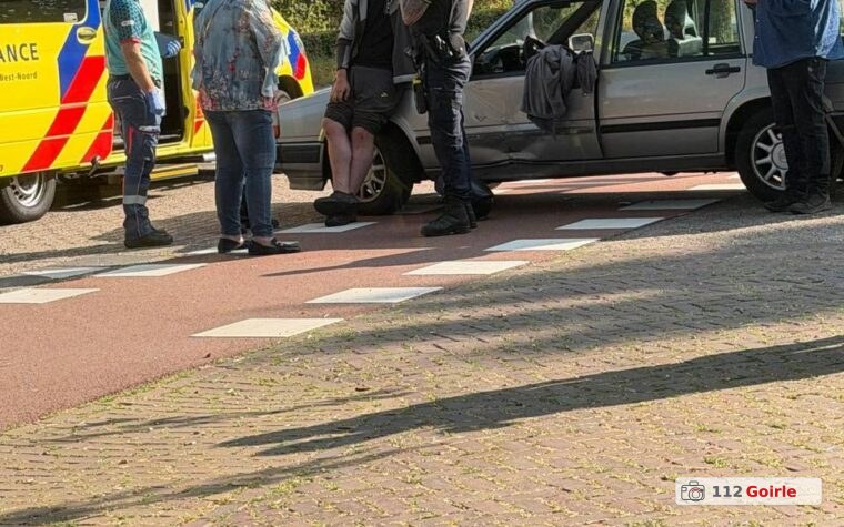 Scooterrijder botst op auto op Alphenseweg in Riel – foto 112 Goirle