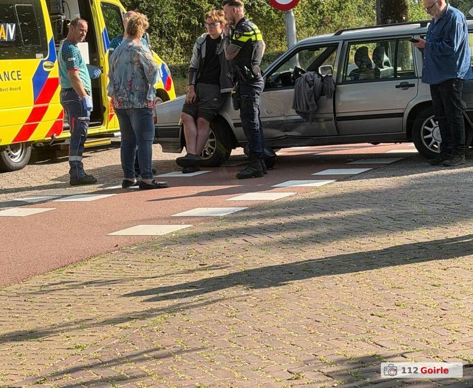 Scooterrijder botst op auto op Alphenseweg in Riel – foto 112 Goirle