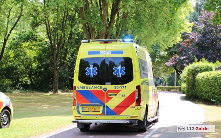 Fietser zwaargewond na aanrijding met scooter op Grevelingenpad in Tilburg – foto 112 Goirle
