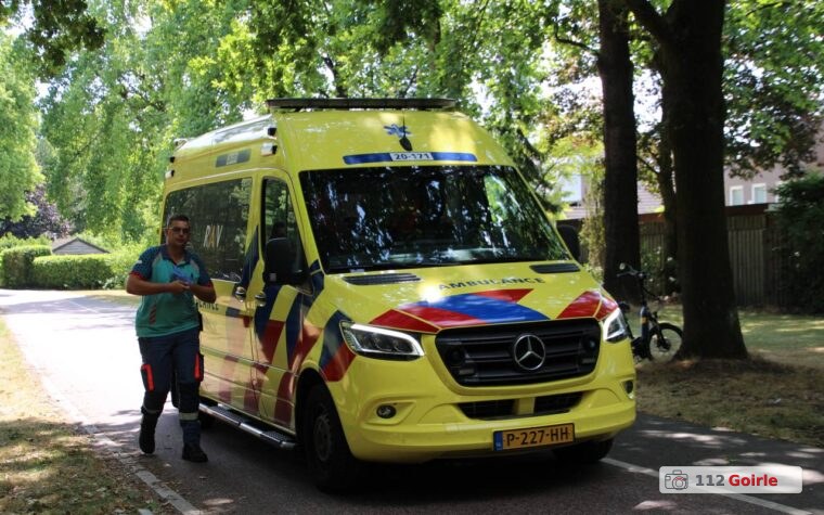 Fietser zwaargewond na aanrijding met scooter op Grevelingenpad in Tilburg – foto 112 Goirle