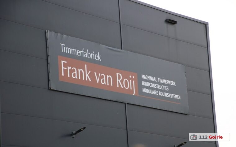 Persoon gewond bij bedrijfsongeval bij timmerfabriek in Goirle – foto 112 Goirle
