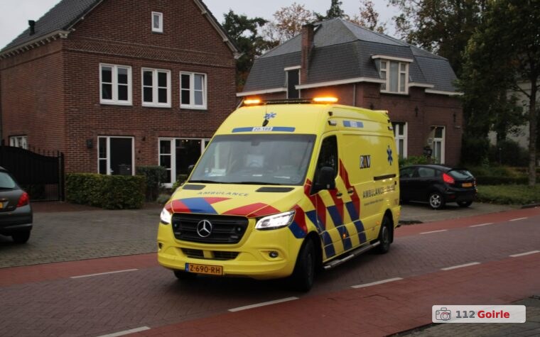 Man krijgt medische hulp bij restaurant aan Dorpsstraat in Riel – foto 112 Goirle