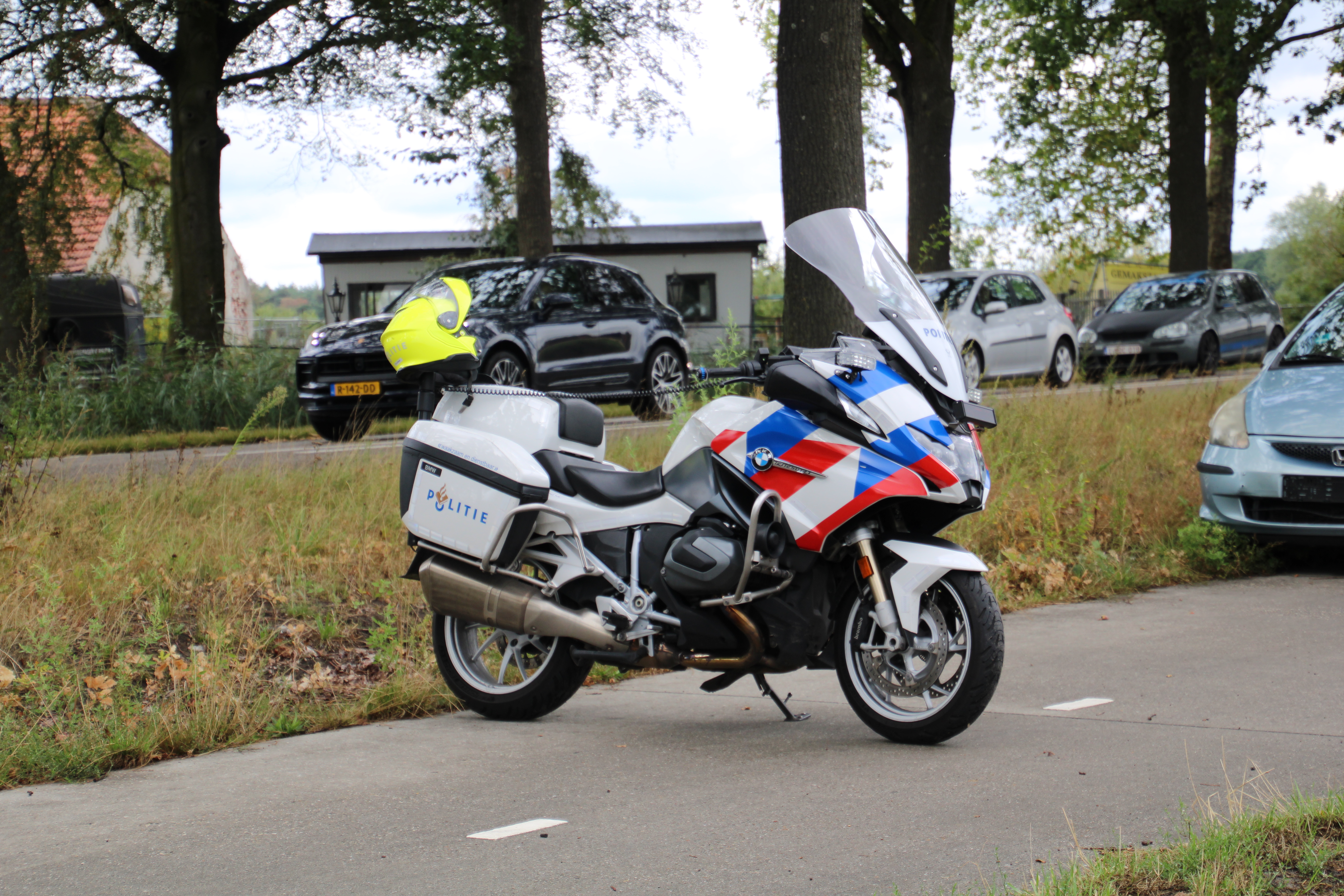 Twee auto's botsen in file op Turnhoutsebaan in Goirle – foto 112 Goirle