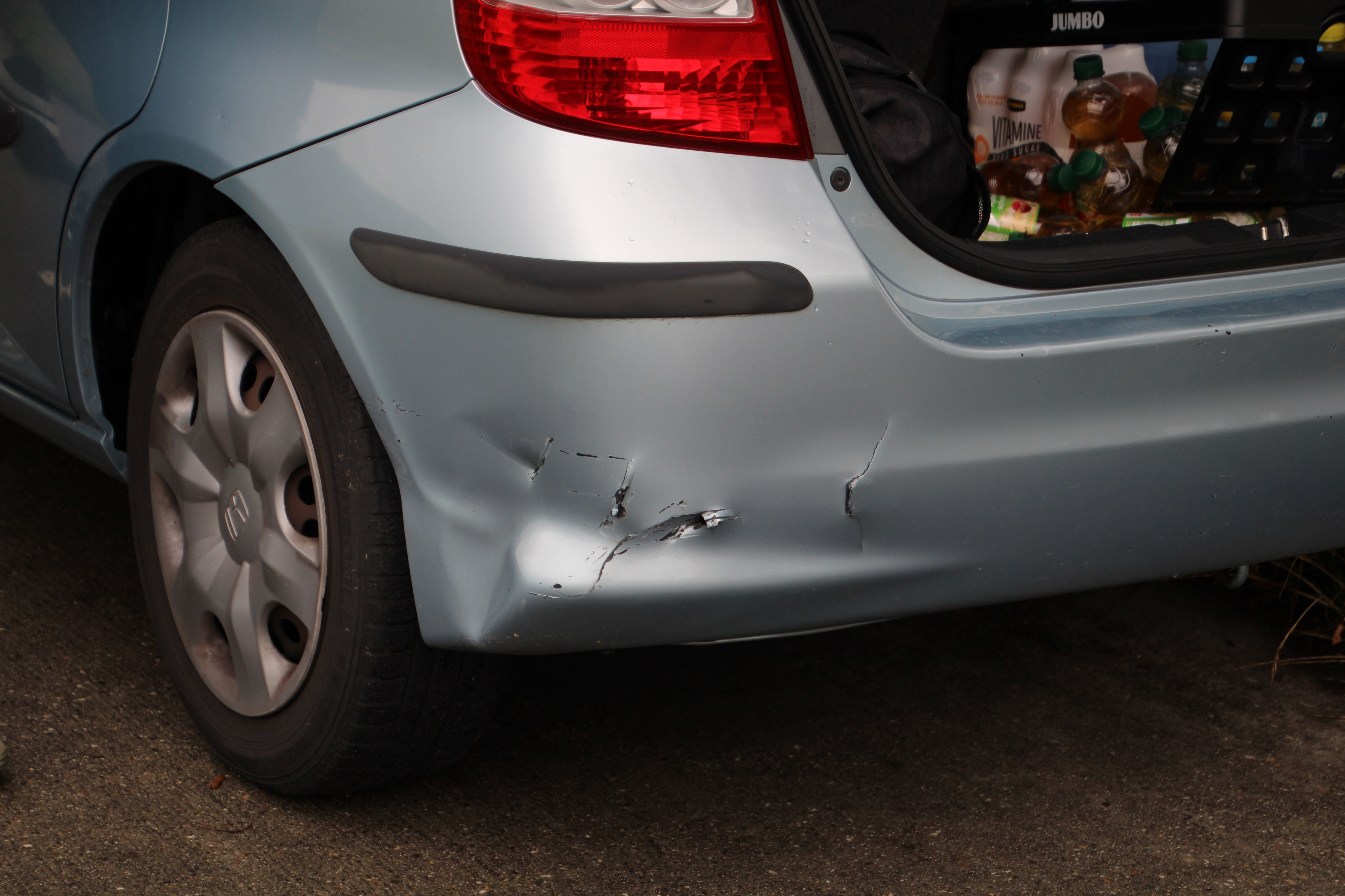 Twee auto's botsen in file op Turnhoutsebaan in Goirle – foto 112 Goirle