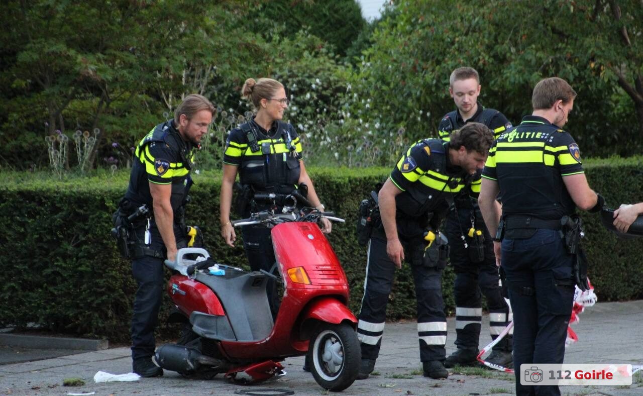 Scooterrijder crasht en vlucht naar basisschool in Tilburg – foto 112 Goirle