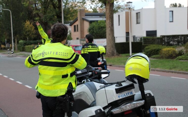 Scooterrijder crasht en vlucht naar basisschool in Tilburg – foto 112 Goirle
