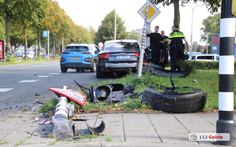 Verkeerslicht uit de grond gereden bij ongeval op kruising Ringbaan-Zuid en Goirleseweg in Tilburg – foto 112 Goirle