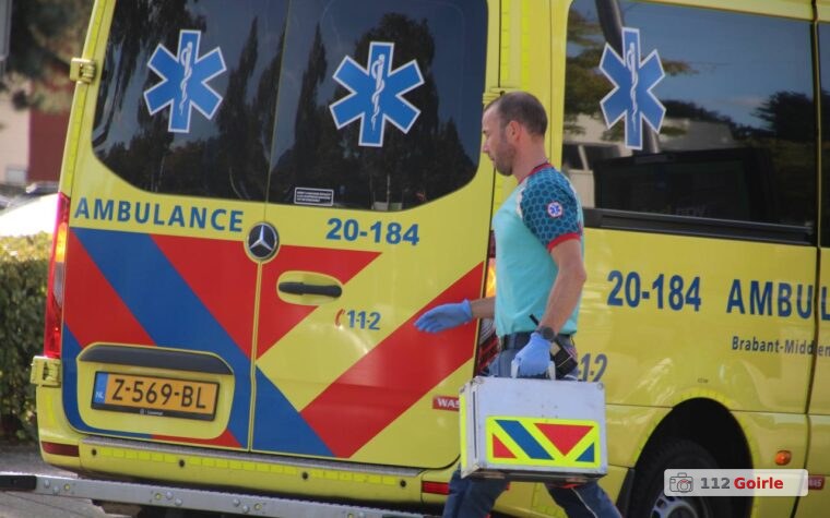 Fietser aangereden door taxi bij IJssportcentrum in Tilburg – foto 112 Goirle