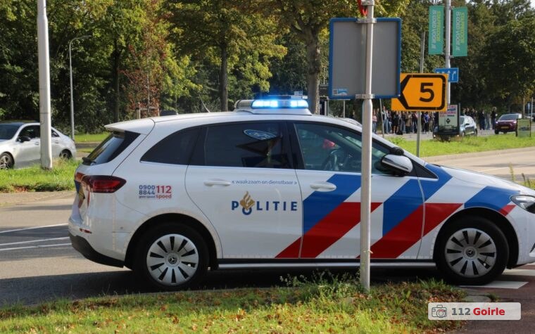 Fietser aangereden door taxi bij IJssportcentrum in Tilburg – foto 112 Goirle