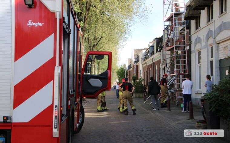 Steiger valt om tijdens schilderwerkzaamheden aan Jan Aartestraat in Tilburg – foto 112 Goirle