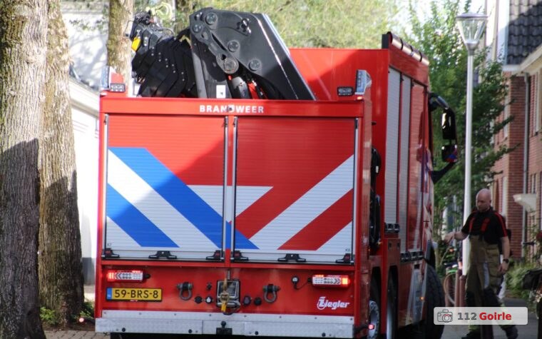 Steiger valt om tijdens schilderwerkzaamheden aan Jan Aartestraat in Tilburg – foto 112 Goirle