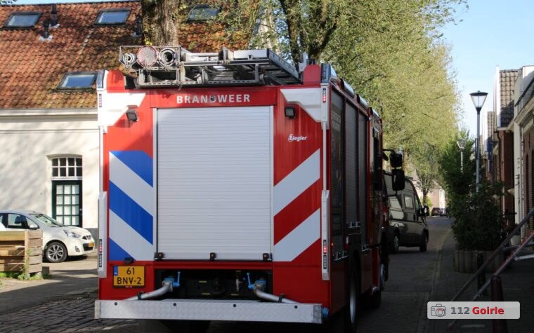 Steiger valt om tijdens schilderwerkzaamheden aan Jan Aartestraat in Tilburg – foto 112 Goirle