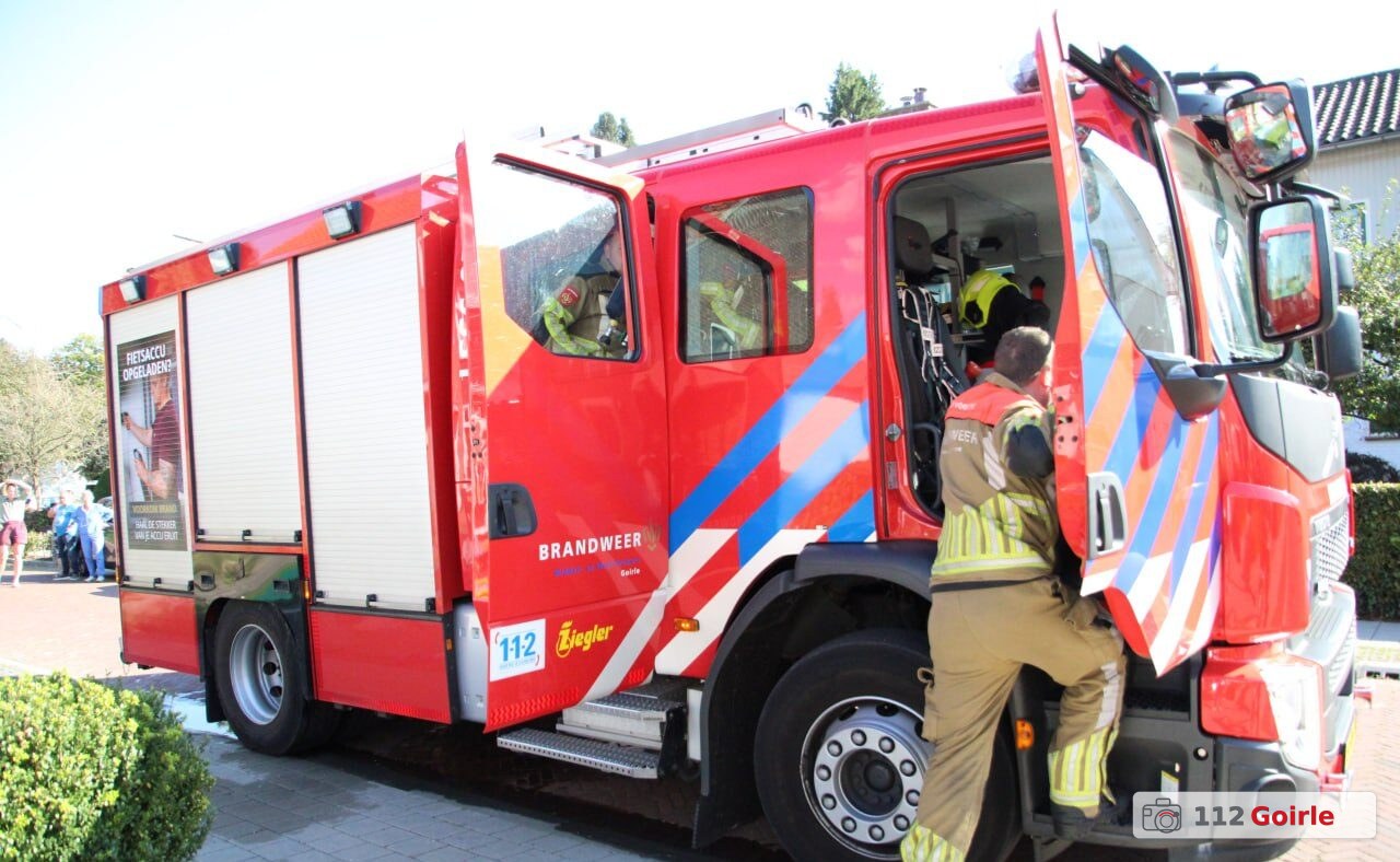 BBQ vliegt in brand in tuin aan Klaphekkestraat in Goirle – foto 112 Goirle