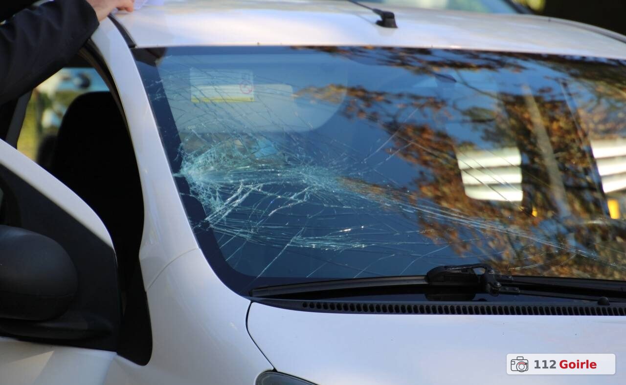 Jongen op elektrische step geschept door auto op Van Malsenstraat in Goirle – foto 112 Goirle